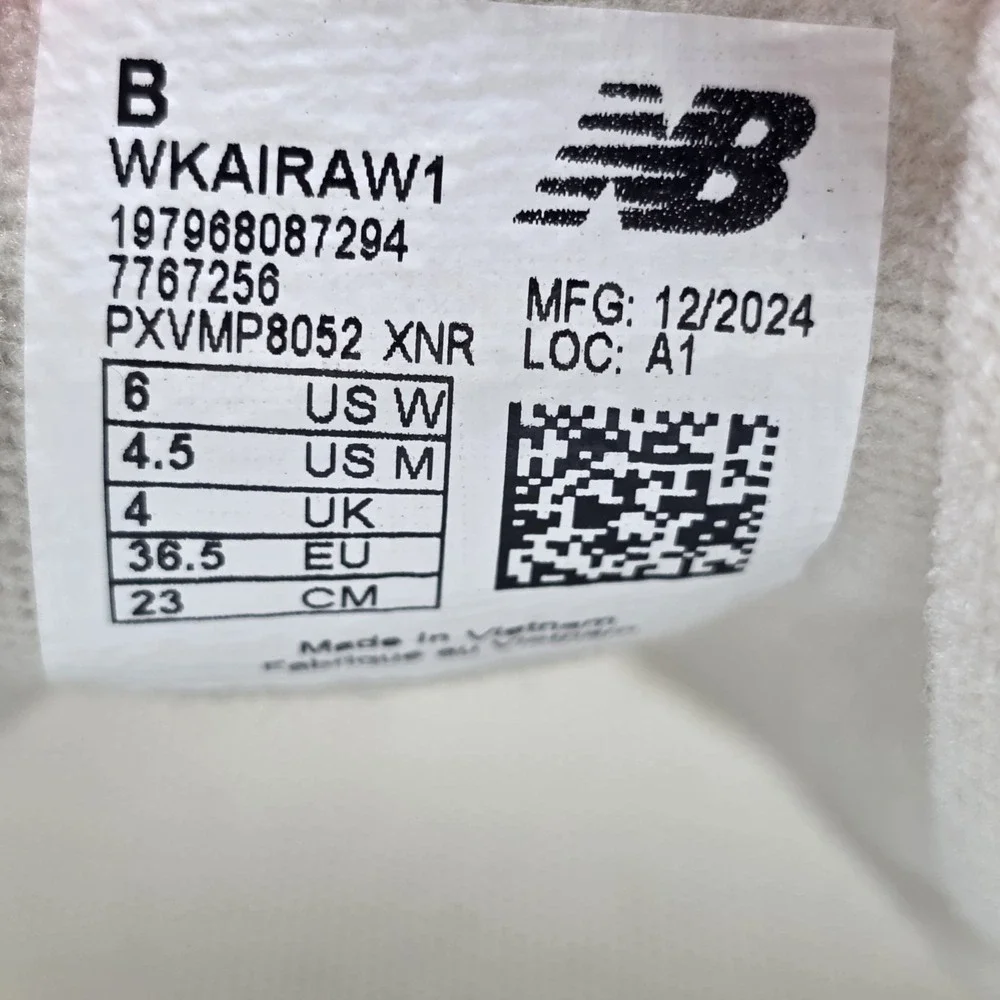 New Balance Wkairaw1 Beige Running Shoes Women's Size 6W Wide NWOB